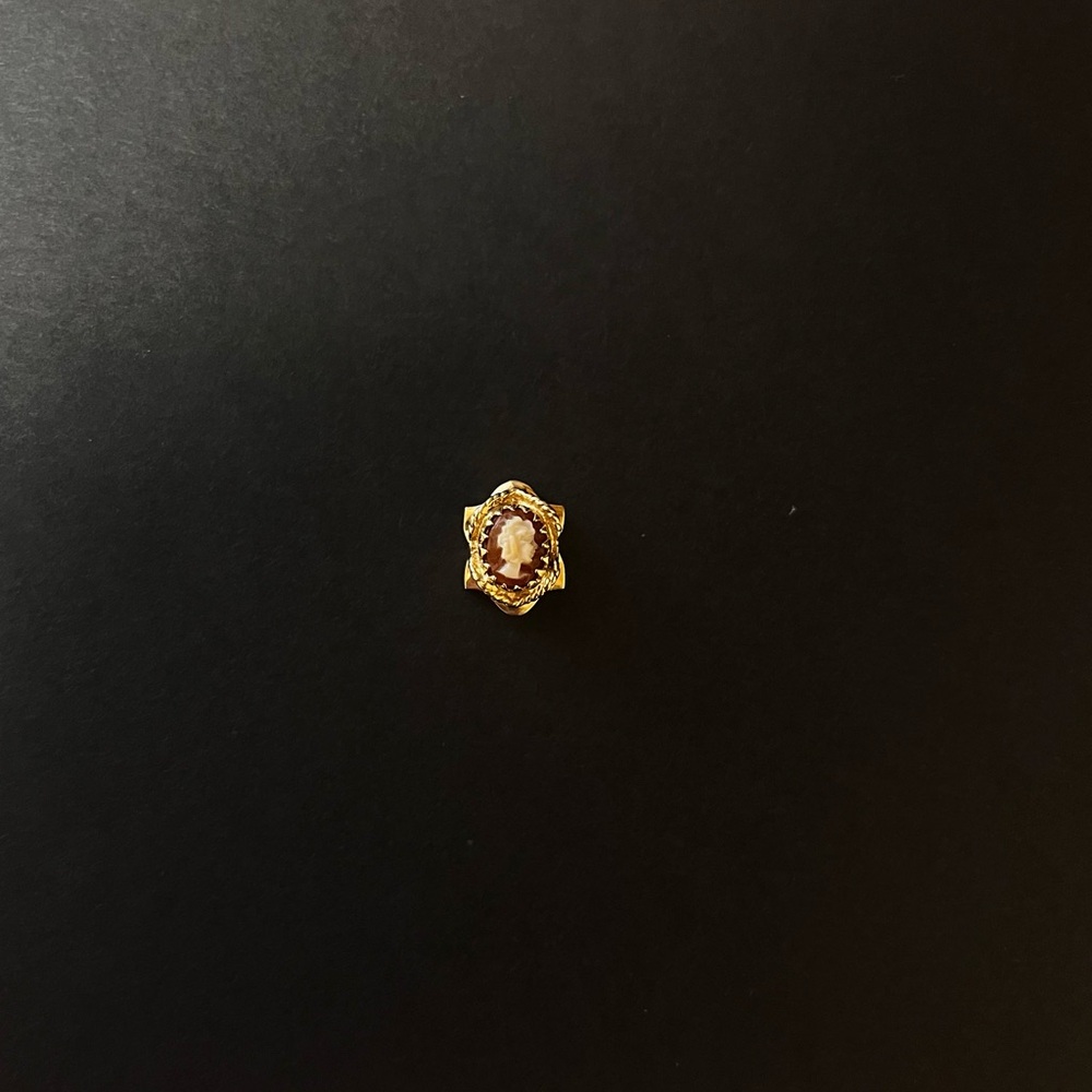 Vintage 14k solid Gold Cameo charm